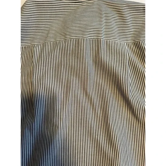 Foxcroft, size 4, Striped Wrinkle Free Button Down Collard‎ Shirt - Picture 8 of 8